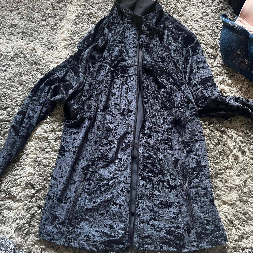 EUC Lululemon Velvet Black Women's Jacket